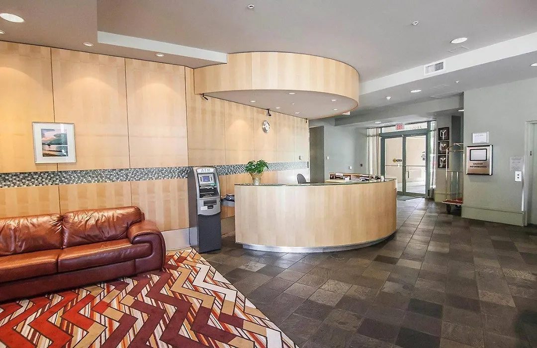 Comfort Hotel Vancouver Airport-1